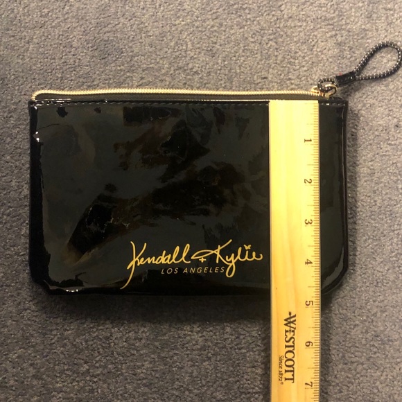 New Kendall & Kylie makeup case - Picture 5 of 5